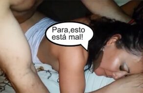 Chica tímida le acaba mamando la verga en el coche Pornoamateurvip