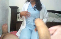 se corre en la boca de la doctora