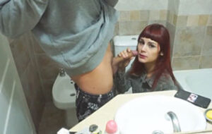follada en el cuarto de baño casero