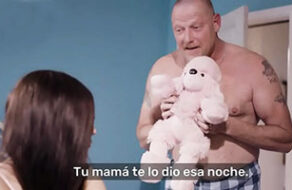 padre se folla a hija con subtitulos en español